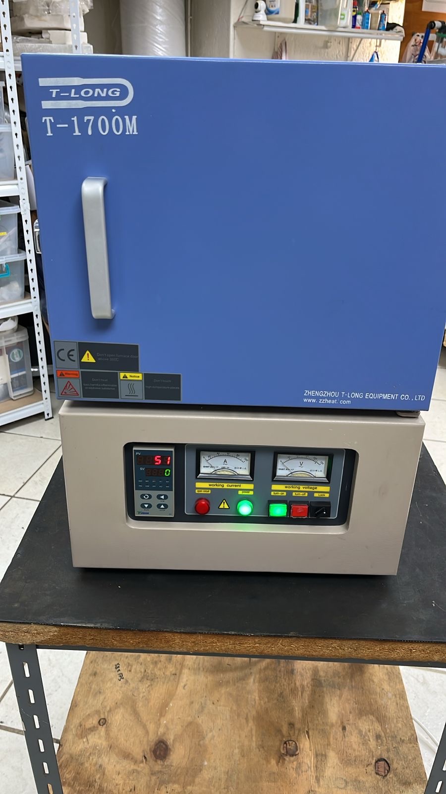 Sintering furnace in the DentalMed workshop